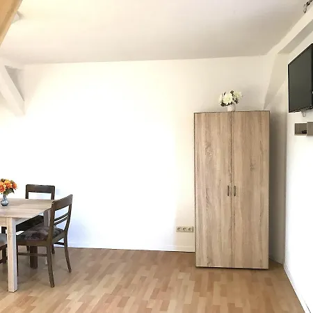 Meeraner Parkresidenz Bergmann Апартаменты Мерине